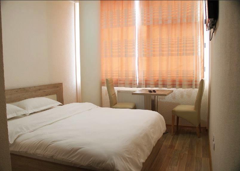 Bolero Hotel Ferizaj Exteriör bild