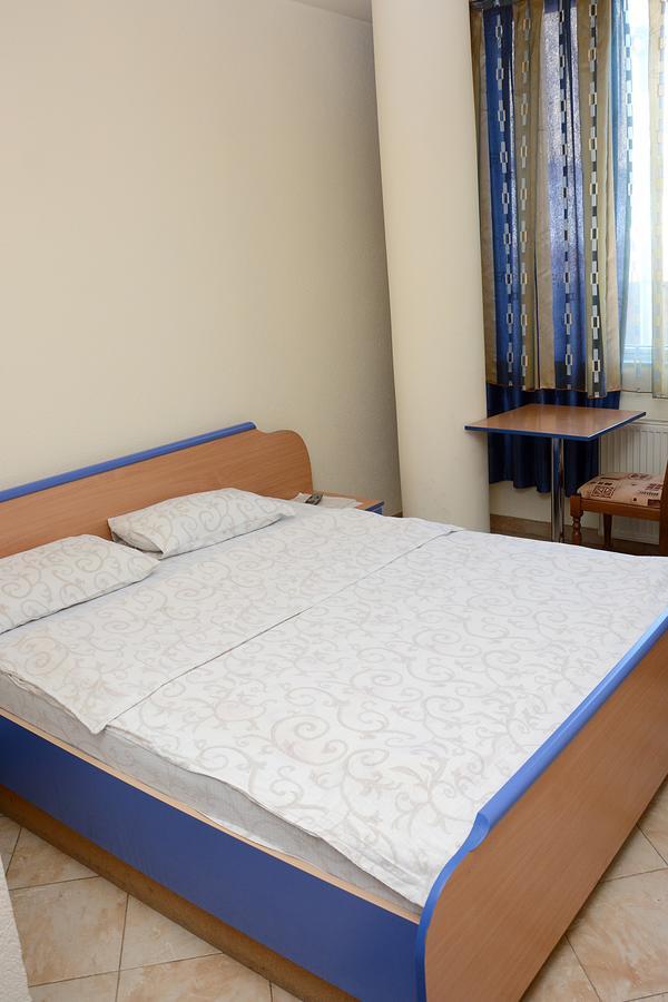 Bolero Hotel Ferizaj Exteriör bild