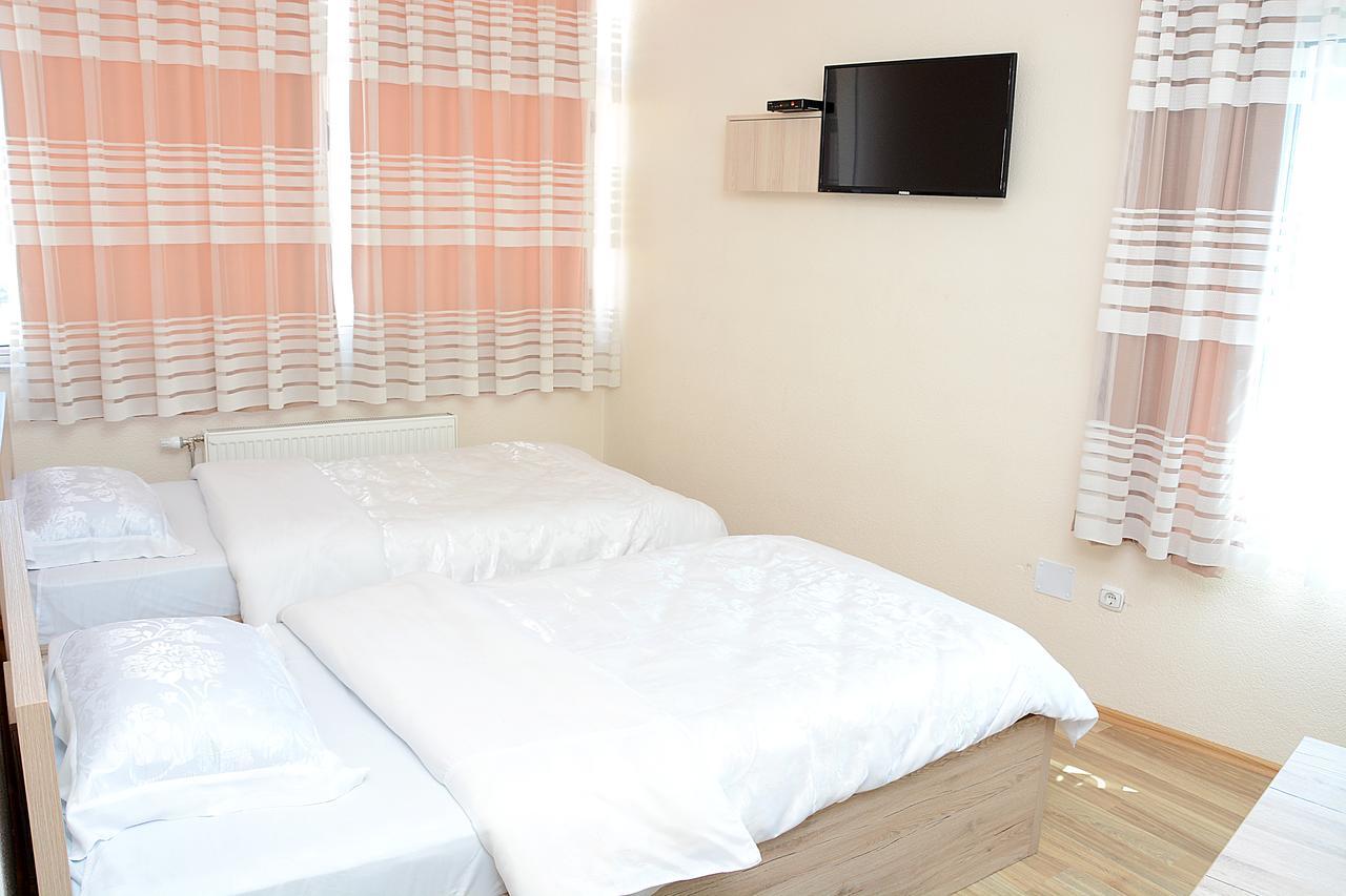 Bolero Hotel Ferizaj Exteriör bild