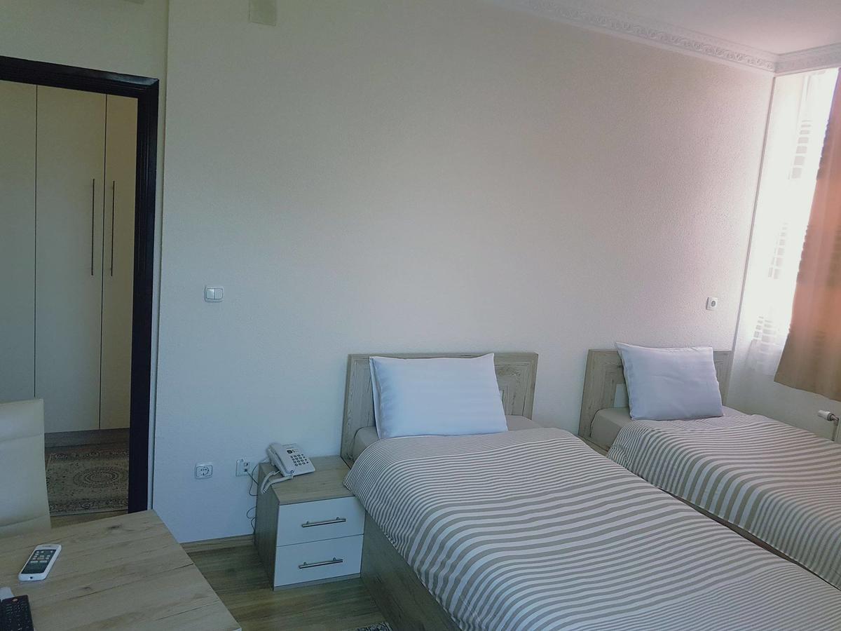 Bolero Hotel Ferizaj Exteriör bild